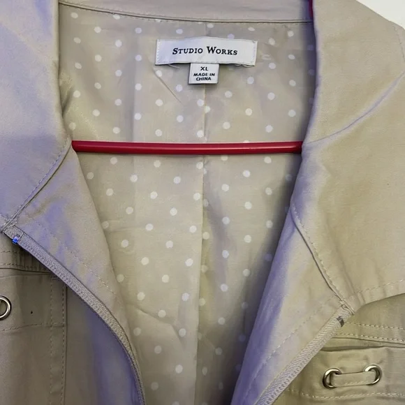 Jacket - Picture 9 of 10